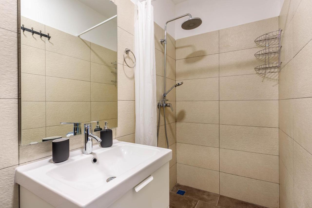 Casa Di Oliva-House With Heated Pool & Jacuzzi In Trilj, Croatia Villa Bagian luar foto