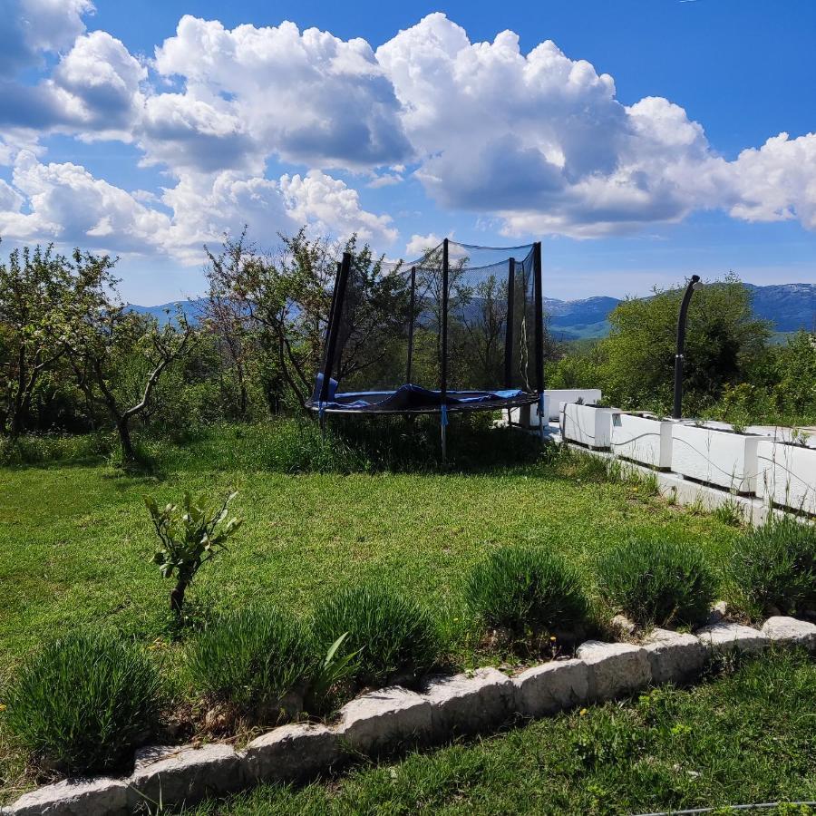 Casa Di Oliva-House With Heated Pool & Jacuzzi In Trilj, Croatia Villa Bagian luar foto