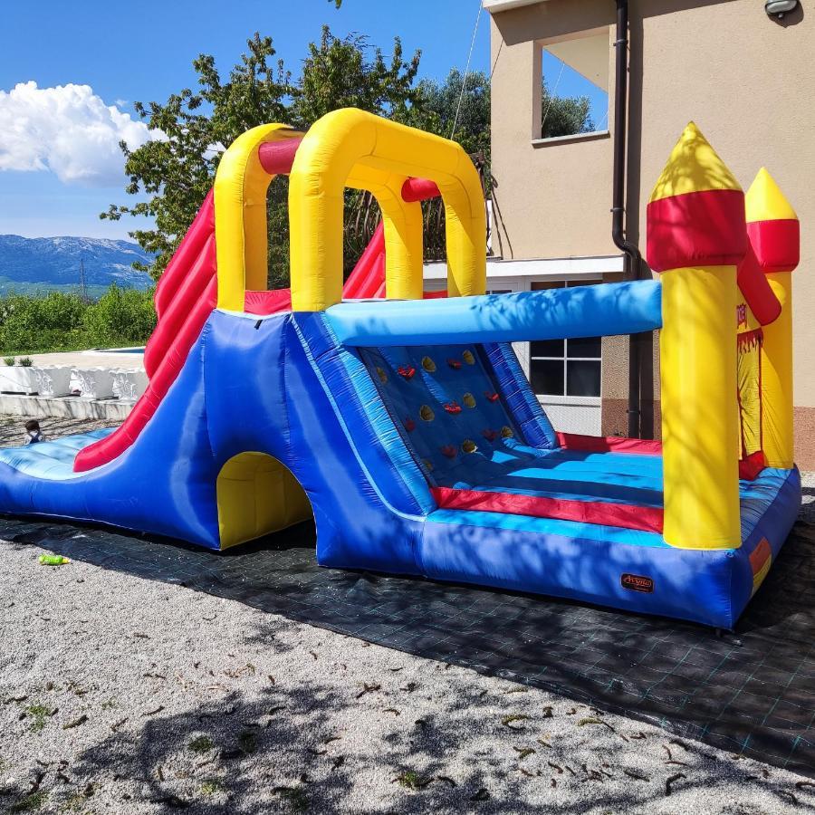 Casa Di Oliva-House With Heated Pool & Jacuzzi In Trilj, Croatia Villa Bagian luar foto