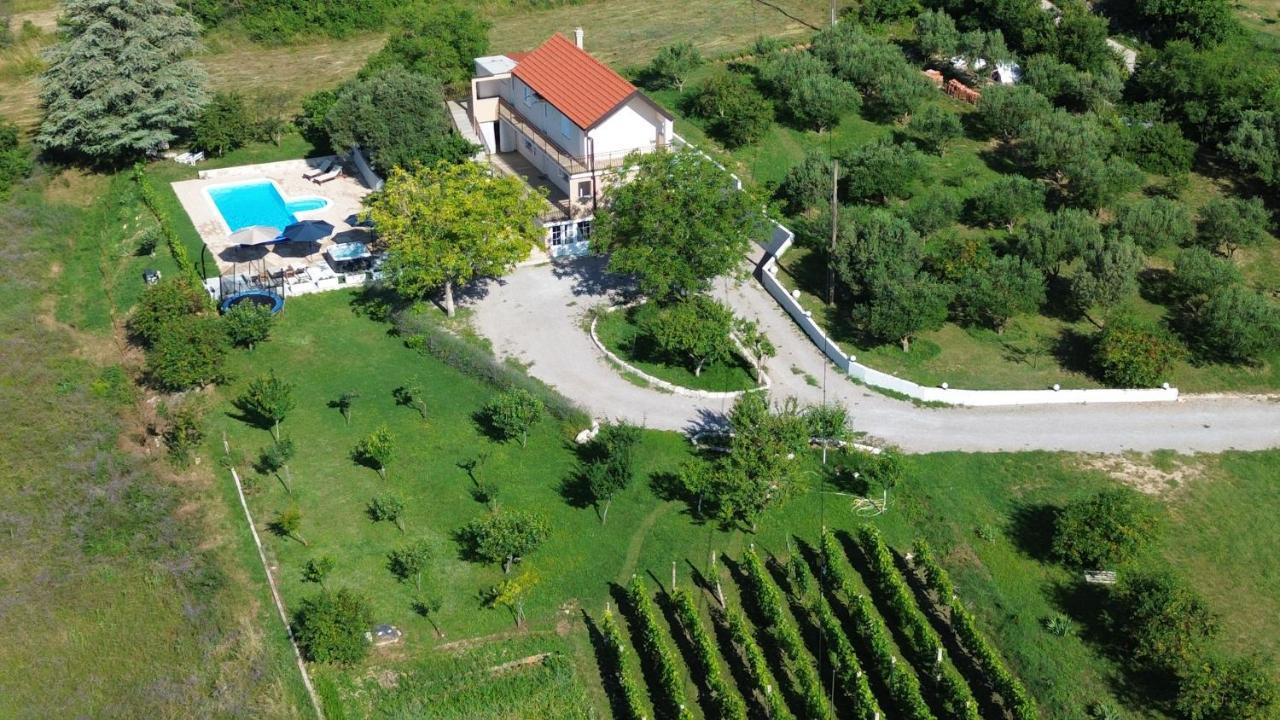 Casa Di Oliva-House With Heated Pool & Jacuzzi In Trilj, Croatia Villa Bagian luar foto